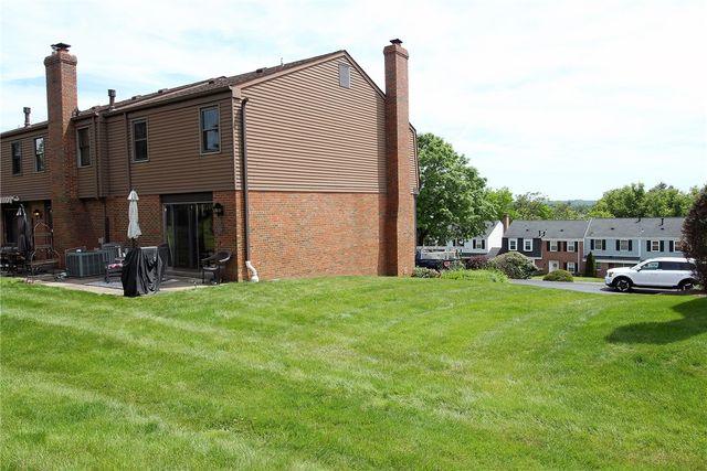 211 Greenwood Drive, North Strabane, PA 15317