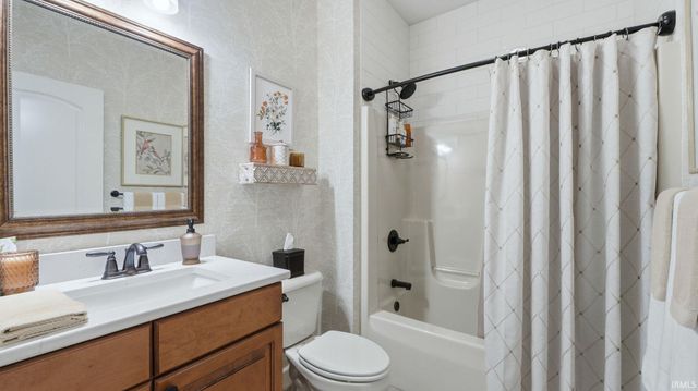 12101 Mallards Lake Parkway, Fort Wayne, IN 46845