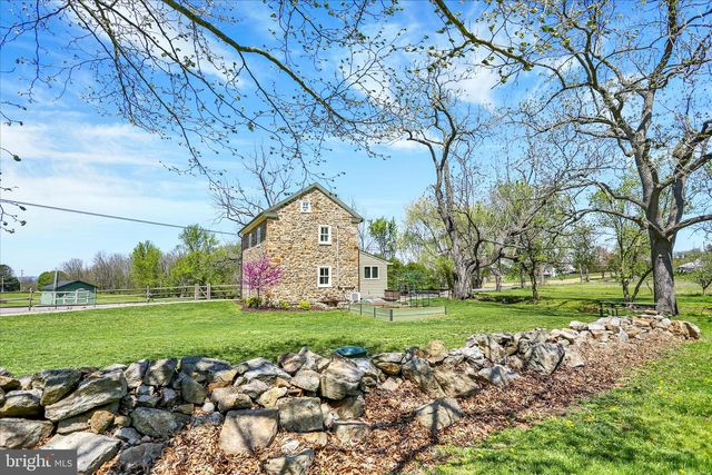 84 CIDER MILL RD, Mertztown, PA 19539