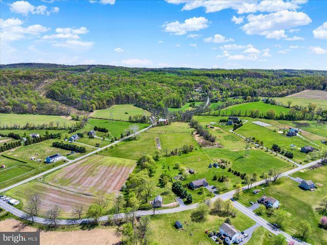 84 CIDER MILL RD, Mertztown, PA 19539