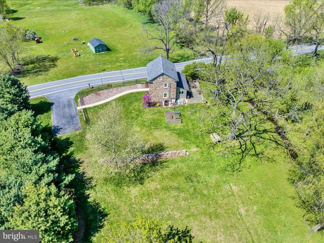 84 CIDER MILL RD, Mertztown, PA 19539