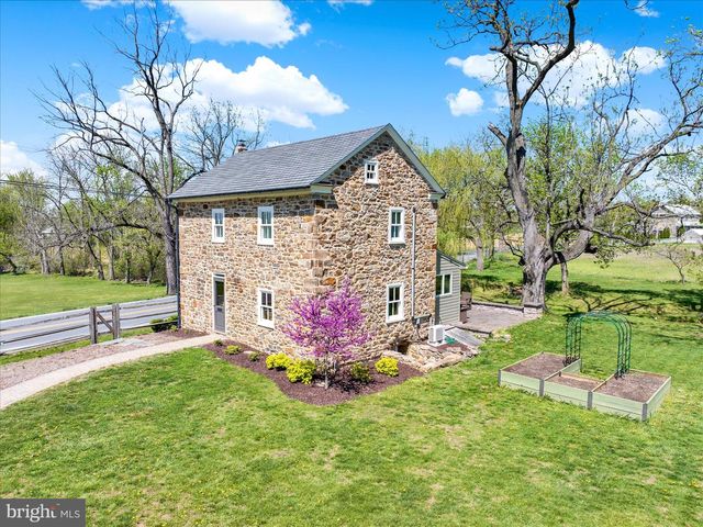 84 CIDER MILL RD, Mertztown, PA 19539