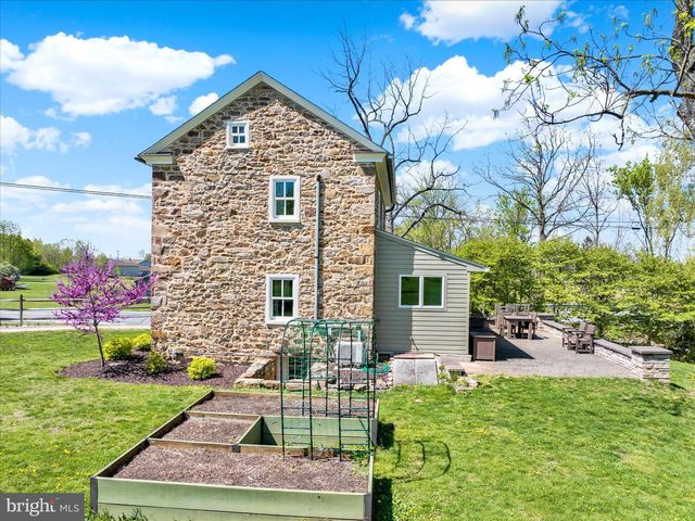 84 CIDER MILL RD, Mertztown, PA 19539