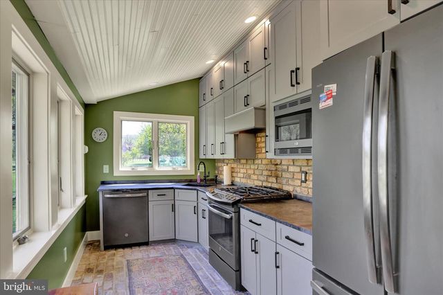 84 CIDER MILL RD, Mertztown, PA 19539