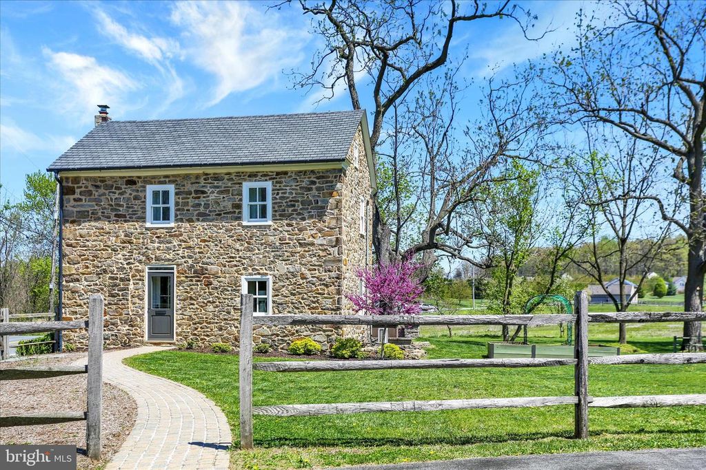 84 CIDER MILL RD, Mertztown, PA 19539