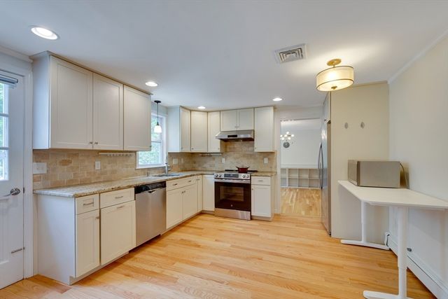 369 Dedham Ave, Needham, MA 02492