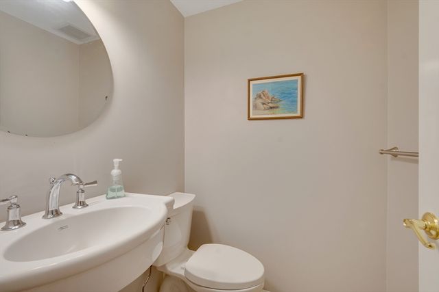 369 Dedham Ave, Needham, MA 02492
