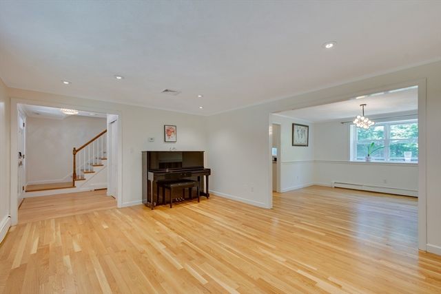 369 Dedham Ave, Needham, MA 02492