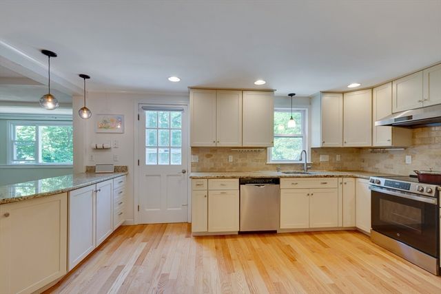 369 Dedham Ave, Needham, MA 02492