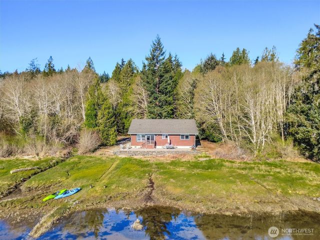 730 E North Bay Road, Allyn, WA 98524