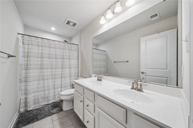 226 Regency Drive, North Strabane, PA 15330