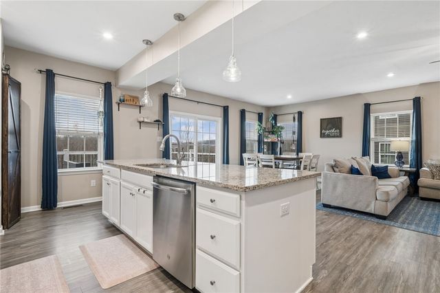 226 Regency Drive, North Strabane, PA 15330