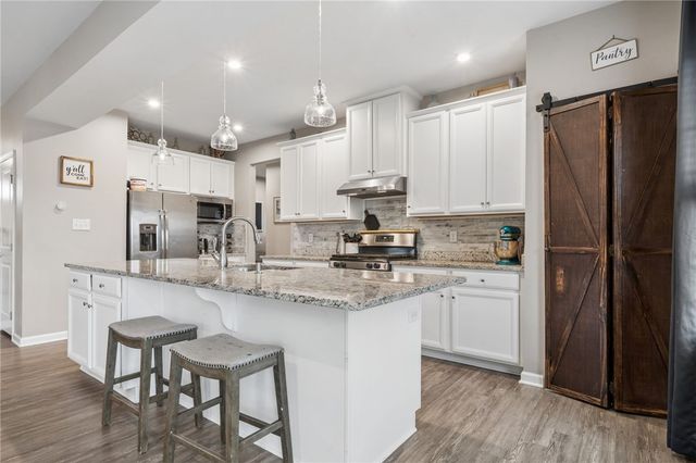 226 Regency Drive, North Strabane, PA 15330