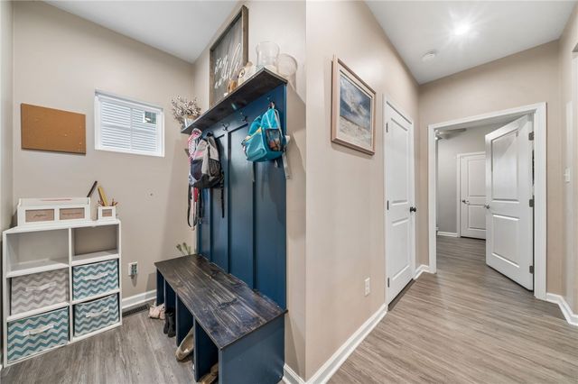 226 Regency Drive, North Strabane, PA 15330