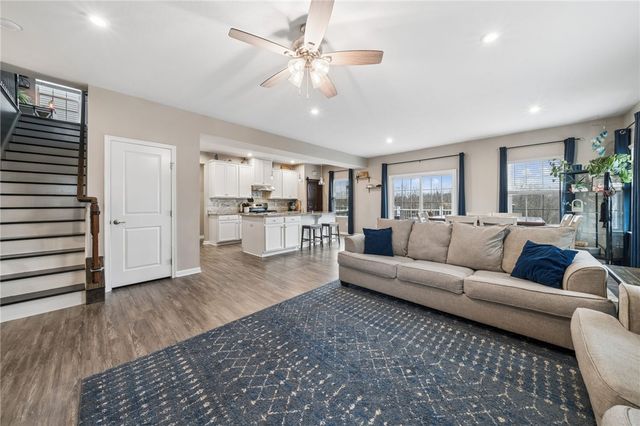 226 Regency Drive, North Strabane, PA 15330