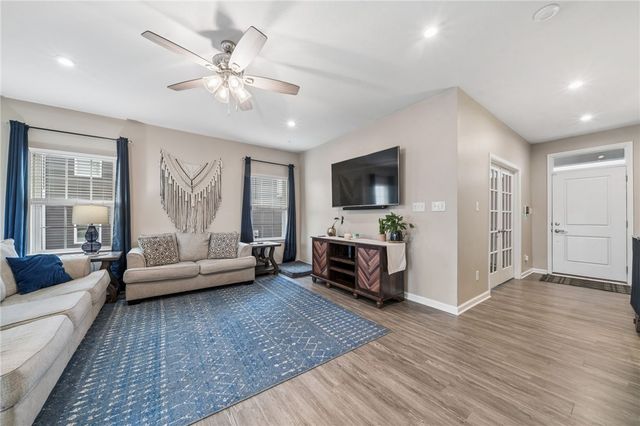 226 Regency Drive, North Strabane, PA 15330