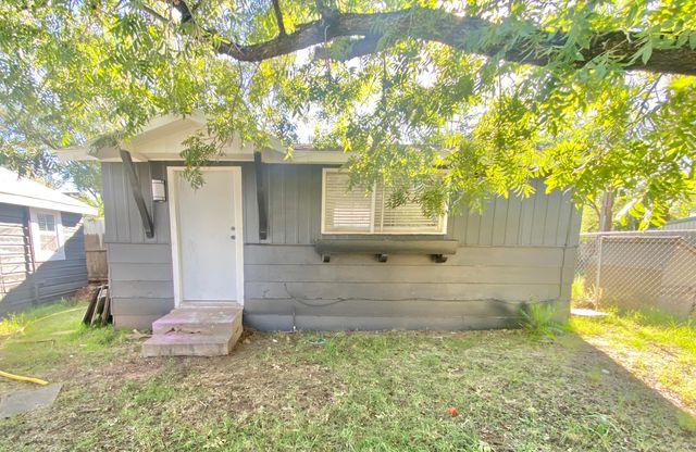 2123 21st Street, Lubbock, TX 79411