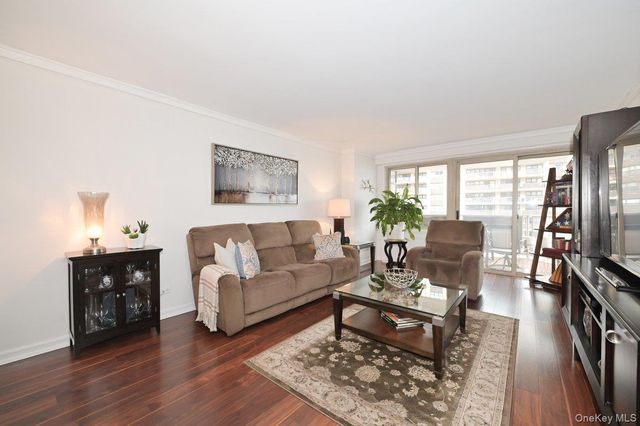 18-15 215 Street 9J, Bayside, NY 11360