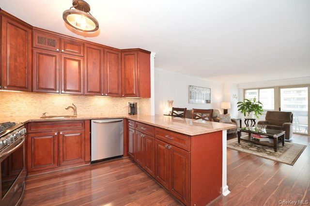 18-15 215 Street 9J, Bayside, NY 11360