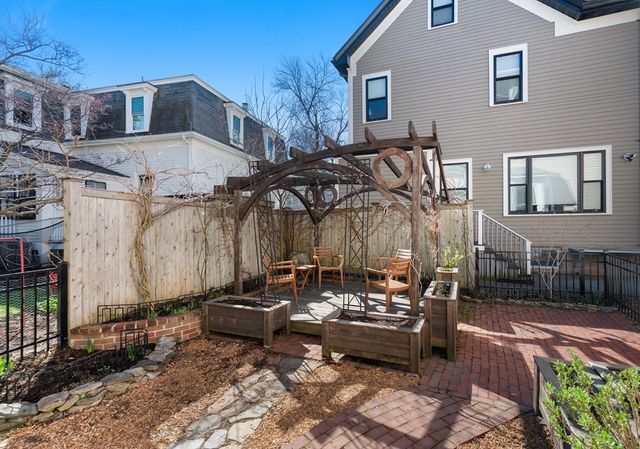 61 Crescent Street, Cambridge, MA 02138