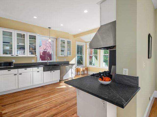 61 Crescent Street, Cambridge, MA 02138