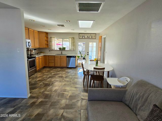 1843 S PAPAGO Drive, Apache Junction, AZ 85120