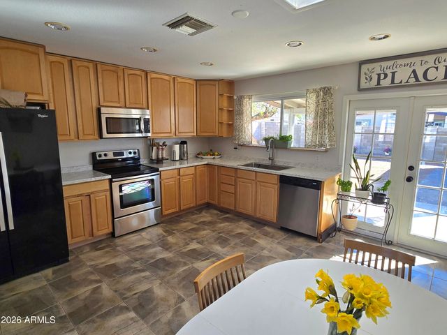 1843 S PAPAGO Drive, Apache Junction, AZ 85120