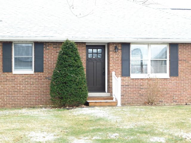 1123 E Tara Road, Greensburg, IN 47240