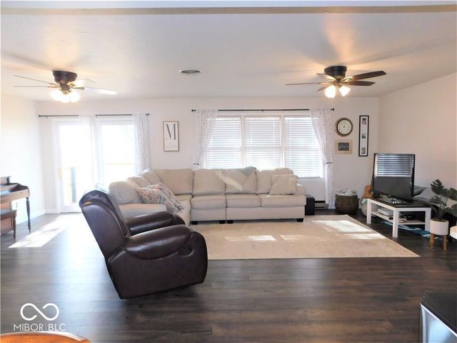 1123 E Tara Road, Greensburg, IN 47240