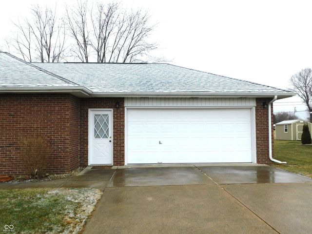 1123 E Tara Road, Greensburg, IN 47240