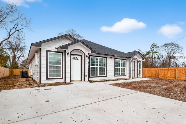 7725 Hoffman Street A B, Houston, TX 77016