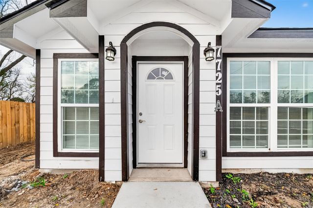 7725 Hoffman Street A B, Houston, TX 77016