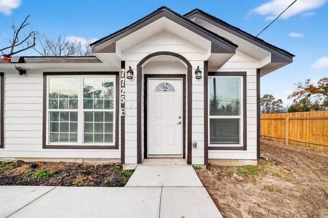 7725 Hoffman Street A B, Houston, TX 77016