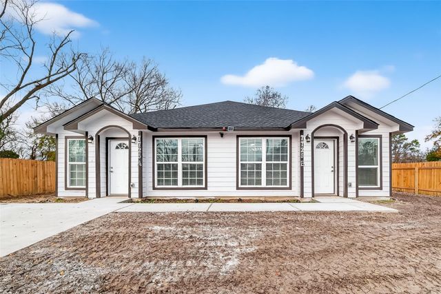 7725 Hoffman Street A B, Houston, TX 77016