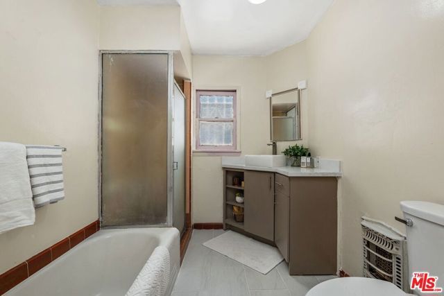 1845 W 88th Street, Los Angeles, CA 90047