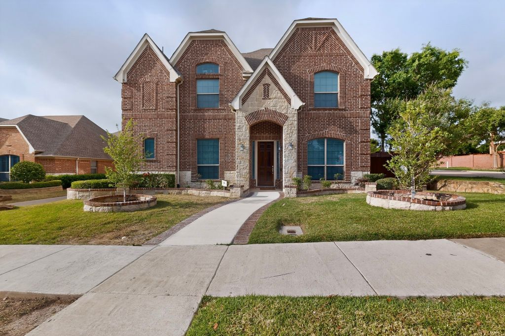2440 Lismore Lane, Irving, TX 75063