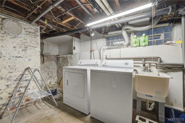 33 Wellington Road, Buffalo, NY 14216