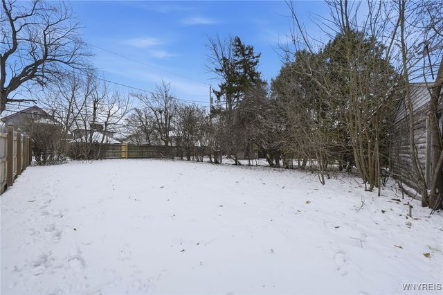 33 Wellington Road, Buffalo, NY 14216