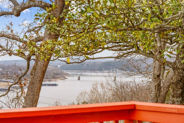 21380 Access Road, Shell Knob, MO 65747