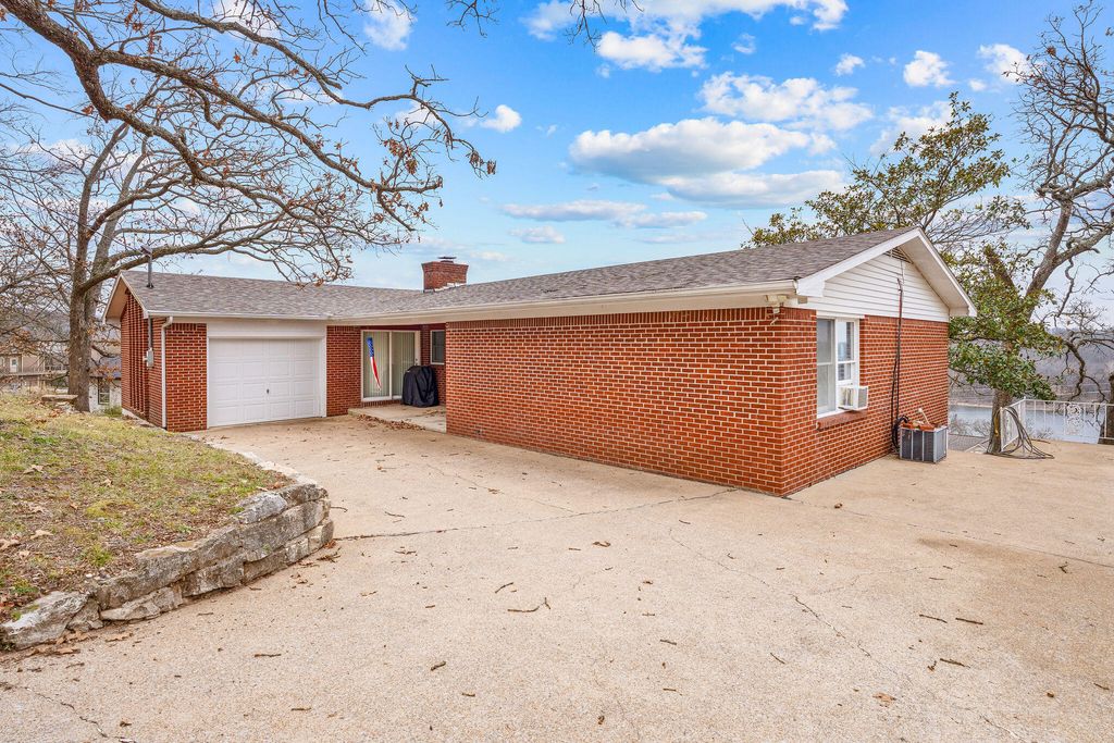 21380 Access Road, Shell Knob, MO 65747