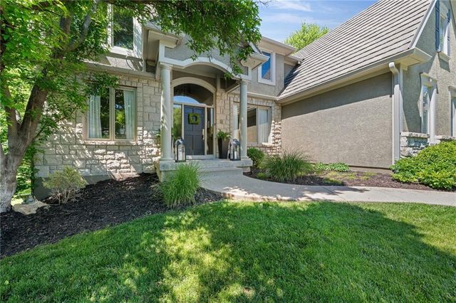 14601 Carter Street, Overland Park, KS 66221
