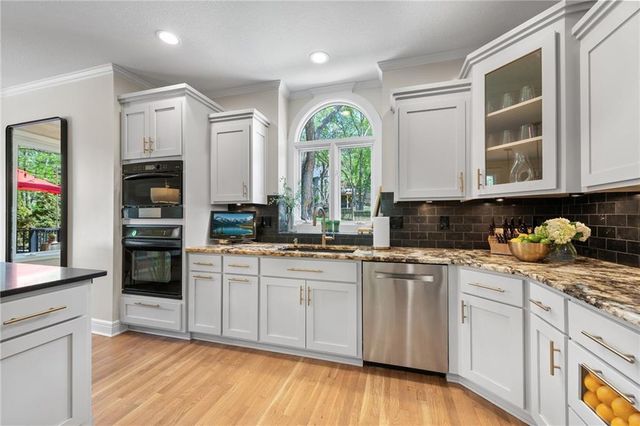 14601 Carter Street, Overland Park, KS 66221