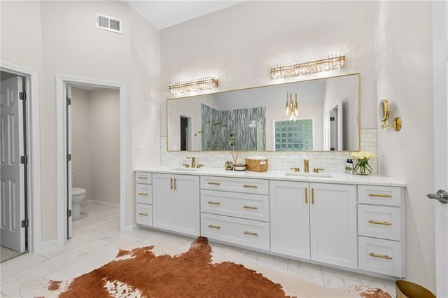14601 Carter Street, Overland Park, KS 66221
