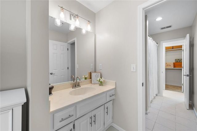 14601 Carter Street, Overland Park, KS 66221
