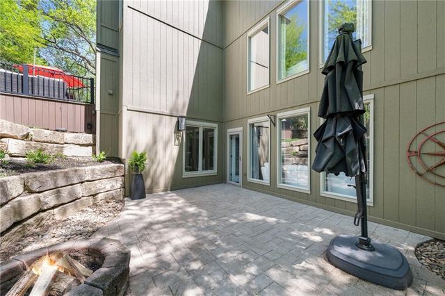 14601 Carter Street, Overland Park, KS 66221