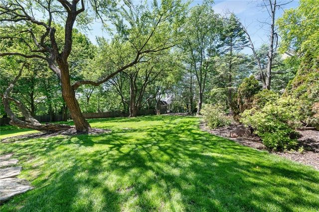 14601 Carter Street, Overland Park, KS 66221
