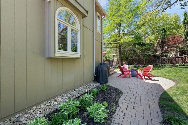 14601 Carter Street, Overland Park, KS 66221