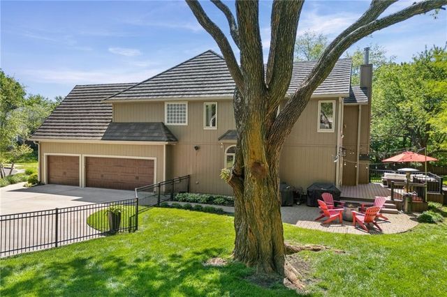 14601 Carter Street, Overland Park, KS 66221
