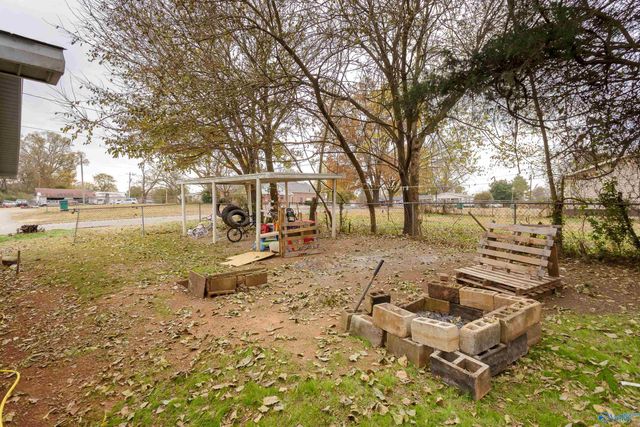 1001 Sterling Blvd, Sheffield, AL 35660