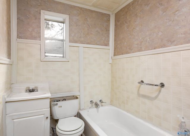 1001 Sterling Blvd, Sheffield, AL 35660